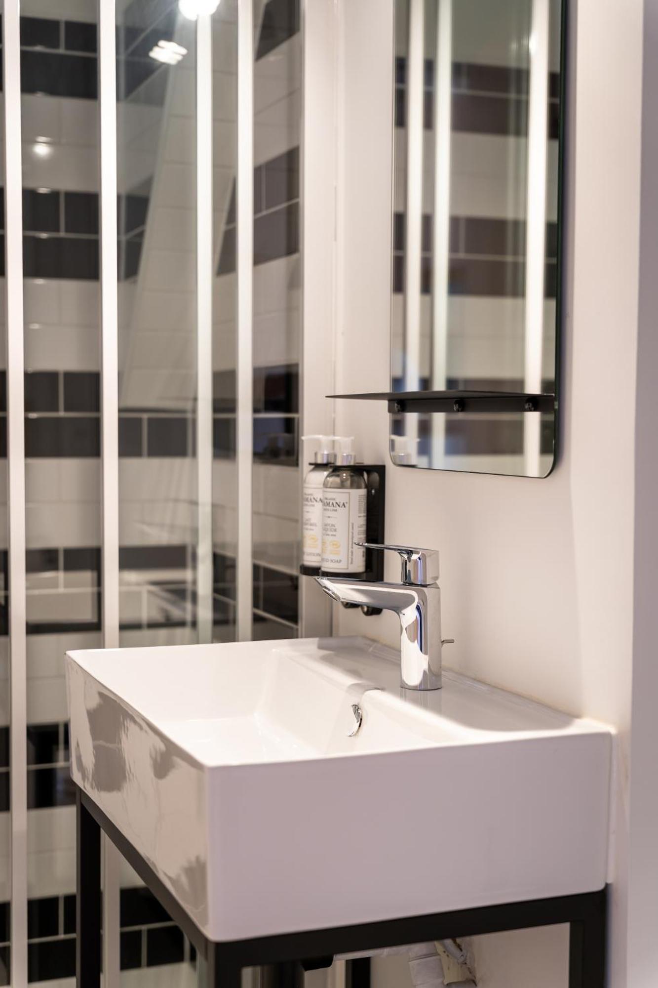 Hotel Le Croiseur Ginette - Entierement Renove Saint-Malo Exterior photo